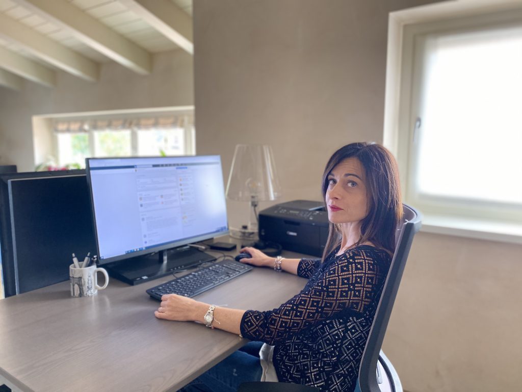 Come un’assistente virtuale può aiutarti con le fatture - Alessandra Barbera Assistente Virtuale